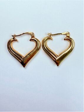 14K Solid Fine Yellow Gold Unoaerre Heart Shaped Hoop Earrings Italy